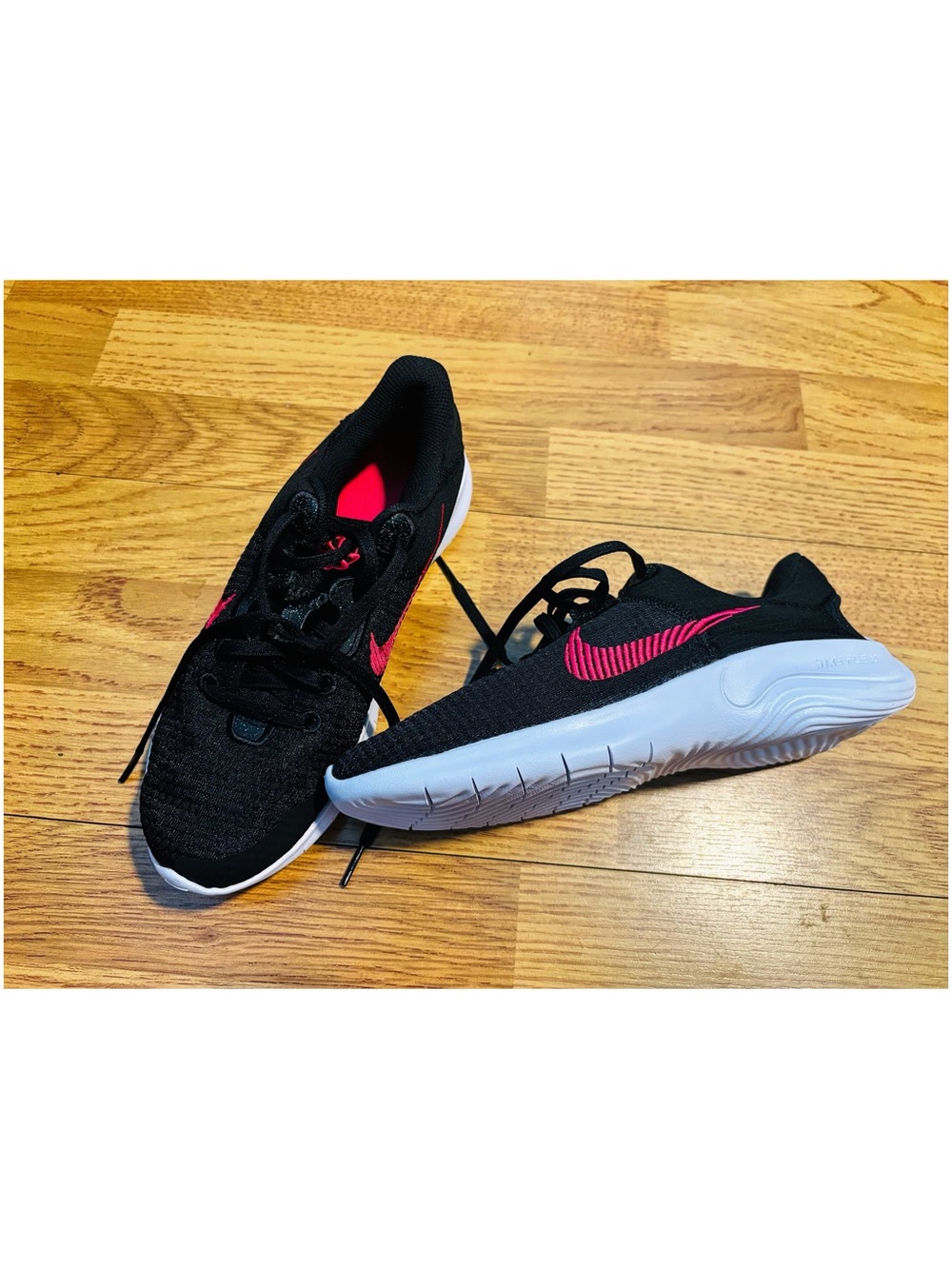 Never Worn- Women's Nike Flex Experience Run 11 Next Nature- Size 8